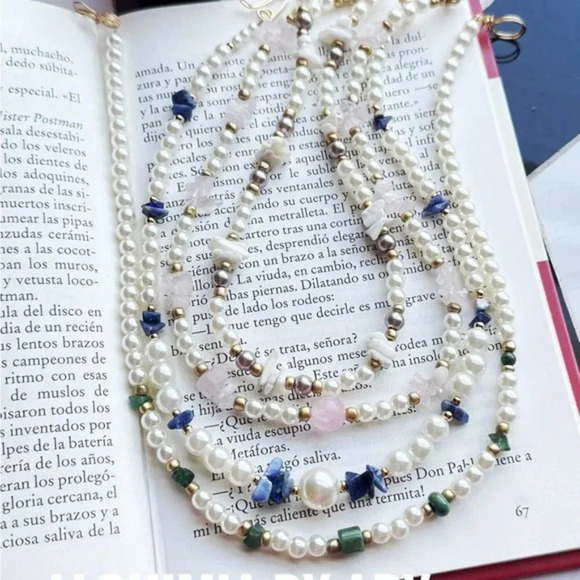 Alquimia Pearl and Gold Necklace - Picture 8 of 8